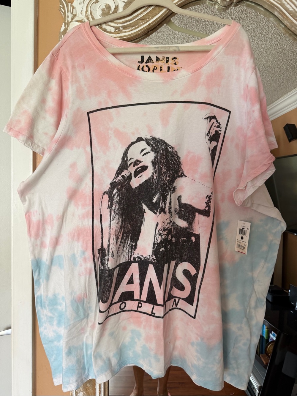 NWT Janis Joplin Tie-Dye Graphic Tee